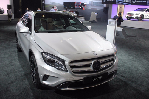 Imagem 1 de 14 de Mercedes Gla250 2015 Sucata Somente Peças Autopartsabc