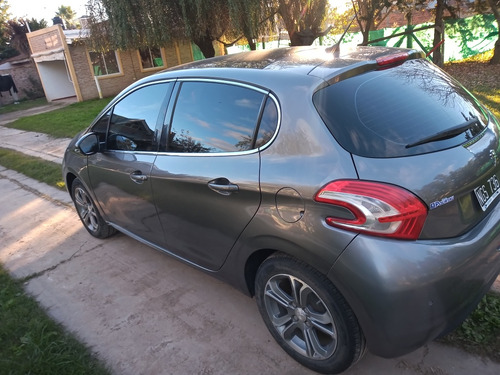 Peugeot 208 1.6 Feline