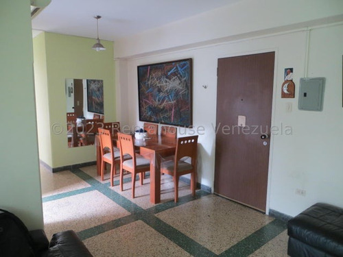 Apartamento En Alquiler En Altamira 71mt2 2d 1b 1p