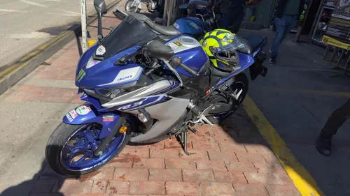 Yamaha R3 Azul Gris