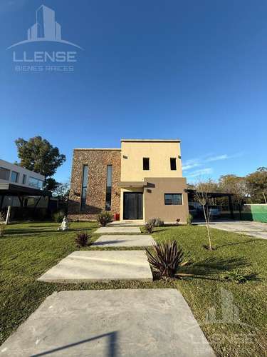 Casa 4 Ambientes Con Pileta En Alquiler - Guillermo E Hudson