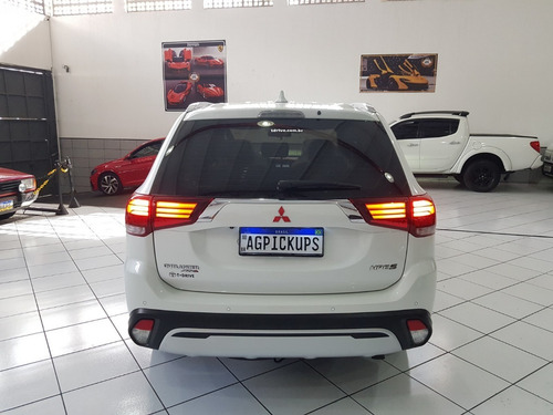 Imagem 14 de 15 de Outlander Hpe-s V6 7 Lugares Teto Solar 18/2019 Só 29.000 Km