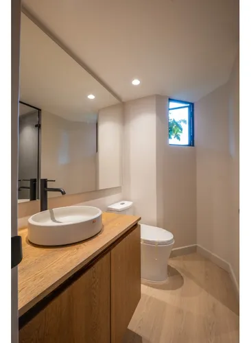 Apartamento De 189 M2 Totalmente Remodelado En La Tomatera, El Poblado
