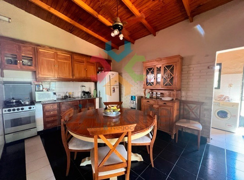 Venta / Oportunidad Antigua Casa Refaccionada En B° Villa Del Parque