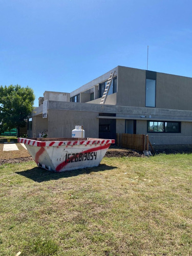 Imagen 4 de 4 de Alquiler De Volquetes En San Vicente Y Alrededores