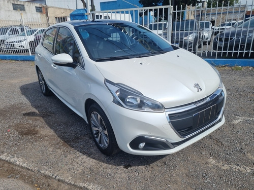 Imagen 6 de 18 de Peugeot 208 2016 1.6 Feline