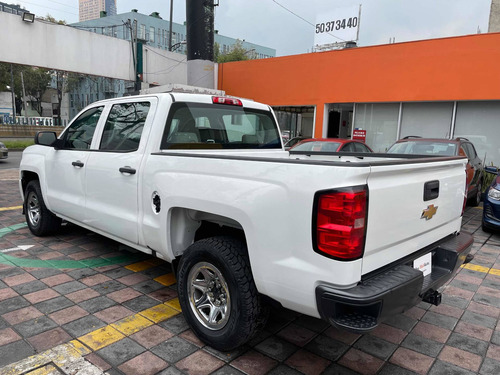 Imagen 4 de 15 de Chevrolet Silverado 2017 5.4 2500 Doble Cabina Ls 4x2 At