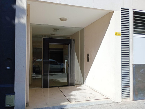 Excelente 3 Amb. $ 850.000 68 Mts Totales ( Todo Incluido Aysa Abl Y Expensas) Frente Con Balcon .