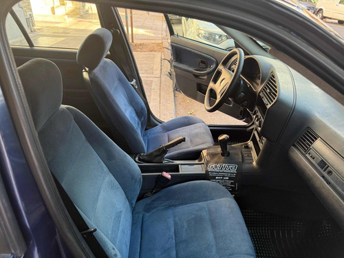 BMW Serie 3 2.0 318is Sedan
