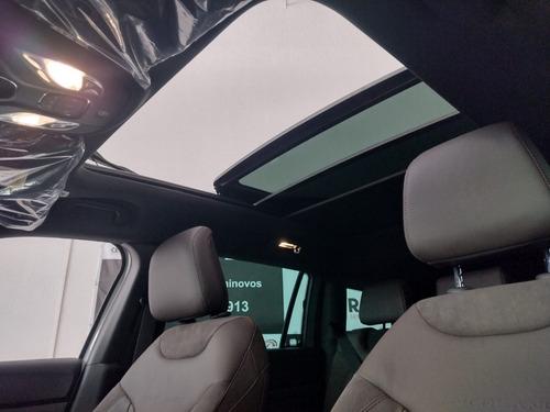Imagem 12 de 15 de Jeep Commander Overland 7 Lugares