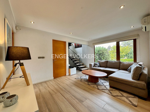 Casa En Parcela Con Gran Jardín No Perimetral