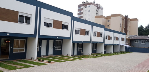 Imagem 2 de 10 de Sobrado Com 2 Dormitórios À Venda, 60 M² Por R$ 305.000,00 - Sanvitto - Caxias Do Sul/rs - So0256