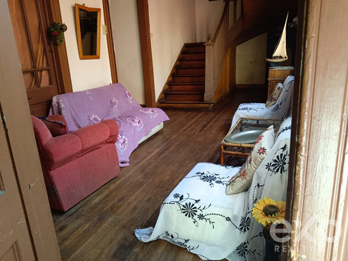 Casa En Venta De 8 Dorm.,a Los Pies Del Cerro San Cristóbal