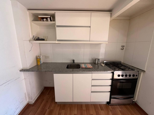 Venta Departamento 2 Amb Con Cochera En Alsina Y Av. Maipú, Florida Este