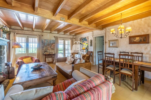 Casa En Primera Línea Al Mar - Ref : Pbi3194