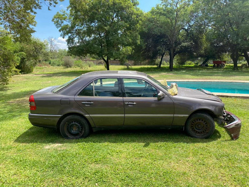 Imagen 12 de 15 de Mercedes-benz 220 C220