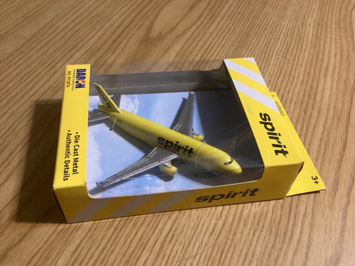 Avion De Juguete Metalico Spirit Airlines Daron Amarillo