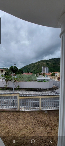Imagen 13 de 14 de Townhouse En Urb El Castaño Girardot