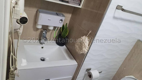 Imagen 4 de 20 de En Venta Town House En La Boyera - Mls #22-13955 - Karina Sanchez 04143355086
