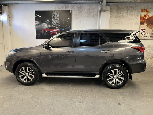 Toyota Hilux Sw4 2.8 Srx 177cv 4x4 7as At