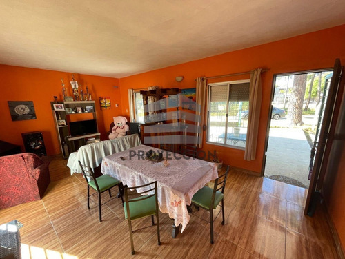 Imagen 2 de 8 de Casa De 2 Dormitorios En Parque Del Plata