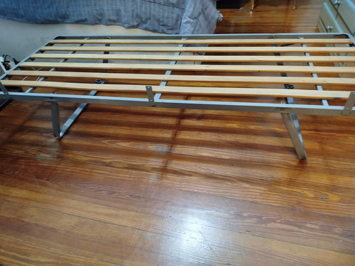 Cama Auxiliar Carrito Con Rueditas Liquido Plateado Carroto (Usado)