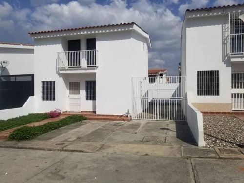 Imagen 1 de 30 de Casa En Alquiler En Cabudare, Cercano A La Mendera, Numero De Contacto Teléfono: 22-6076, Rent-a-house Centro Occidente Mls Código: 22-6076, Conjunto Cerrado, Cuenta Con 3 Habitaciones, 3 Baños