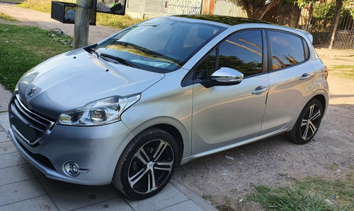 Peugeot 208 2016