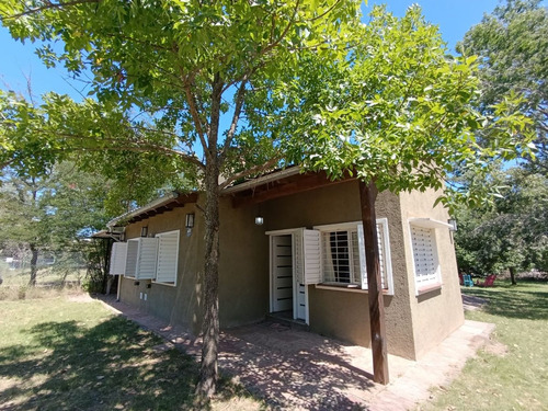 Casa En Venta. 2 Dorm. Villa Ciudad Parque