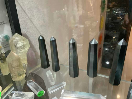 Obelisco De Cuarzo Hematite . Protección Reiki