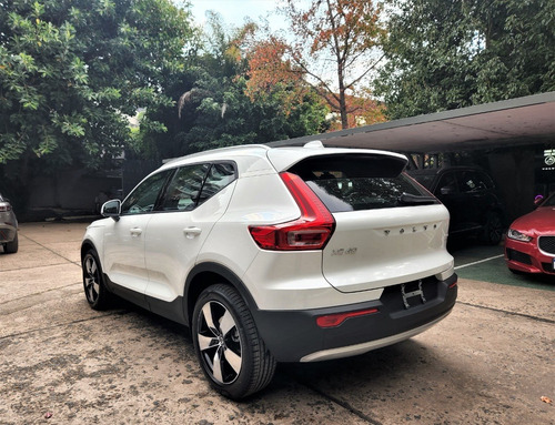 Imagen 7 de 13 de Volvo Xc40 Momentum T4 190hp