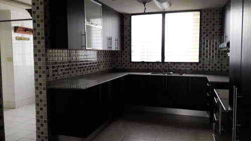 Imagen 8 de 14 de Venta De Apartamento Espacioso En Marbella Tower 2 20-2956