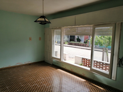 Casa En Venta En Planta Urbana De La Ciudad De Rocha, Camponet Uruguay.