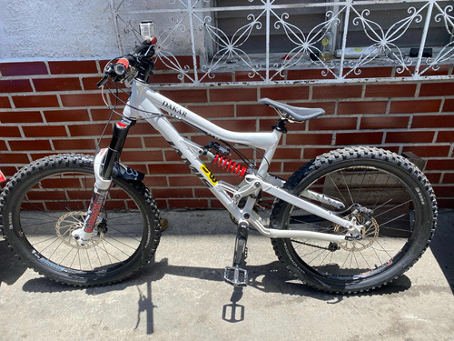 Bicicleta Jamis Dakar