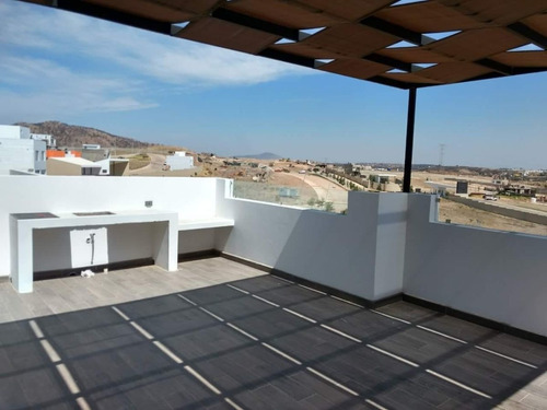 Imagen 2 de 22 de Casa En Venta En Capital Norte, Zapopan