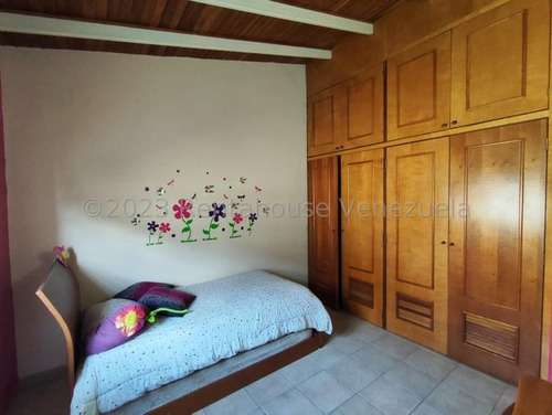 Naudy Escalona & Maribel Morillo Asesores Inmobiliarios De Rentahouse Venden Excelente Casa En Zona Av. Intercomunal De Cabudare