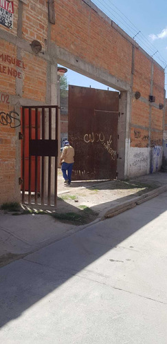 Amplio Terreno Bardeado Y Con Portón En Venta En Col. Rural Atlas, Slp