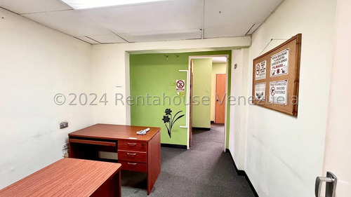 Oficina En Alquiler En Bello Monte. 25-3643 Ls