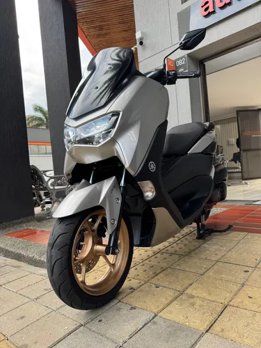 Yamaha Nmax Connect