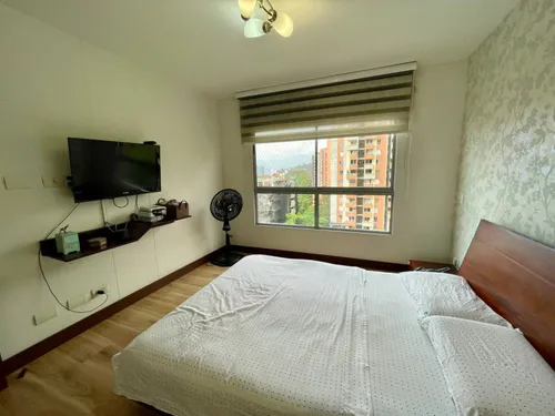 Apartamento En Arriendo En Castropol. Cod A22118