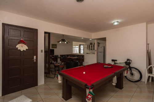 Casa De 3 Dormitórios No Santa Tereza - Ca1107