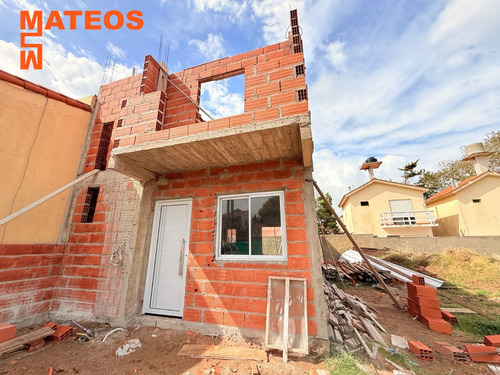 Conjunto A Estrenar De Departamentos Sobre Calle Asfaltada Calle 57 E/ 1 Y 2
