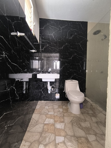 Apartamento De Una Sola Habitación Un Baño Sala Cocina Comed
