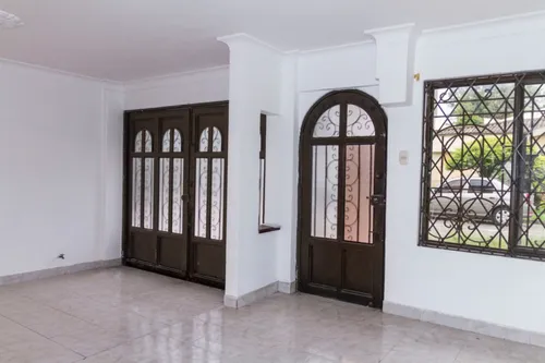 Casa En Arriendo En Las Mercedes. Cod A11691