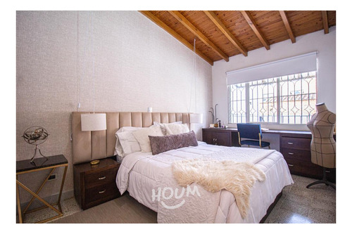 Imagen 14 de 30 de Casa En Laureles. 7 Habitaciones, 500 M²