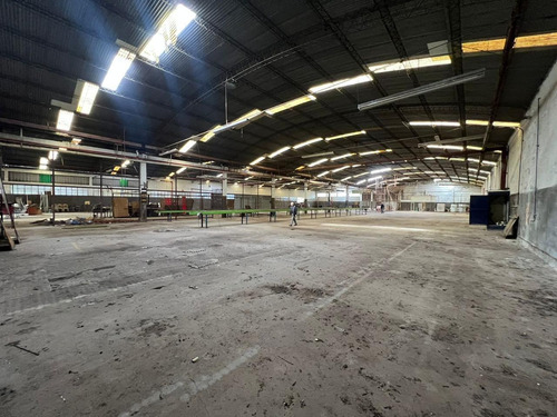 Venta De Galpón Multipropósito En Pontevedra. Merlo. Gba.