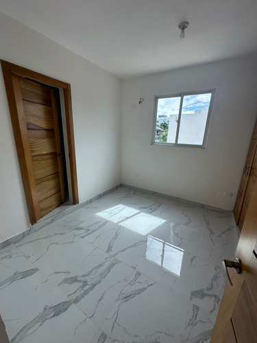 Se Renta Casa Con Piscina En San Isidro Prado Oriental