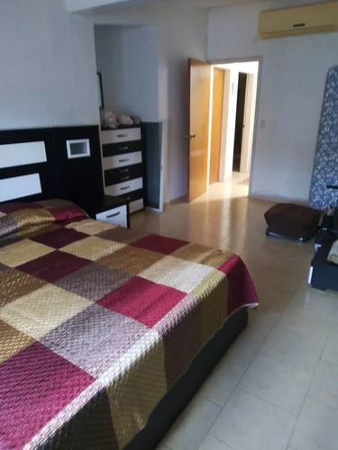 Gm - Venta Hermosa Y Cómoda Casa, 4 Hab, 3 Baños, 2 Est. Ubicada En Esquina, Dentro De Una Las Mejores Urbanizaciones De La Zona, Vigilancia Privada - Colinas De Betania - Charallave