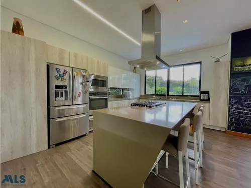 Casa En Venta, Alto De Las Palmas. Bellaterra.(mls#249400)