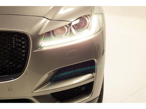 Jaguar F-pace Prestige 2.0d